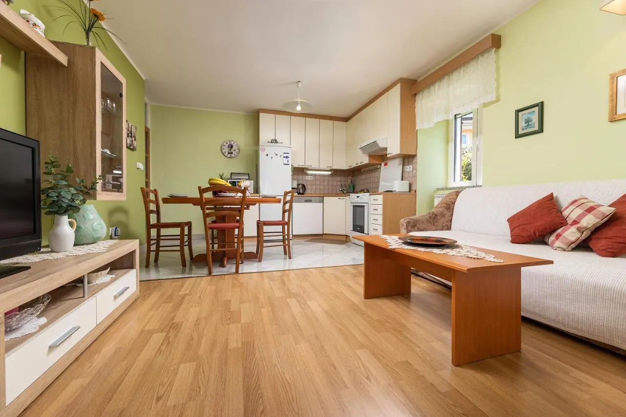 Apartment Krebelj By El-Pi Tours Malinska